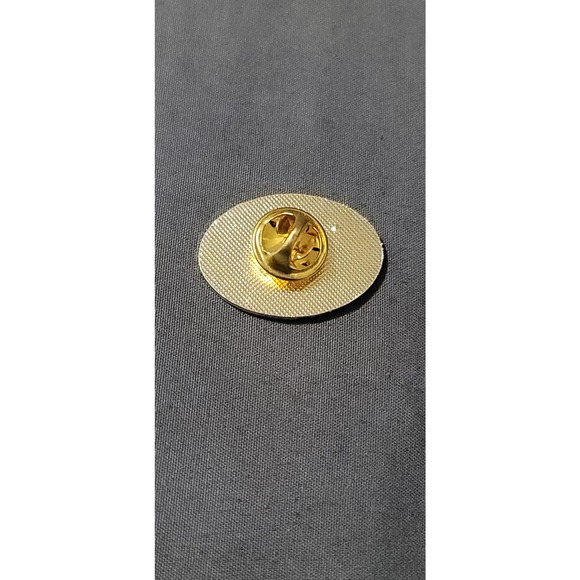 Vtg Houston Rockets Lapel Pin NBA - Picture 2 of 2